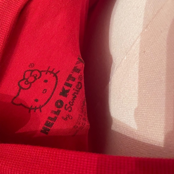 Hello Kitty Popcorn T-Shirt - Picture 3 of 3